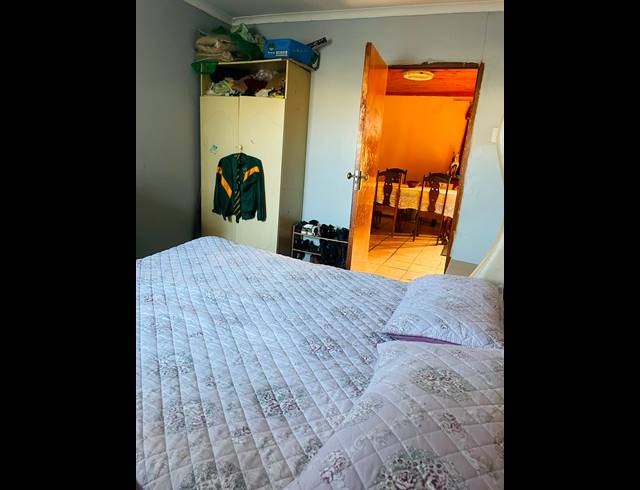 4 BEDROOM HOUSE FOR SALE IN KWAZAKHELE